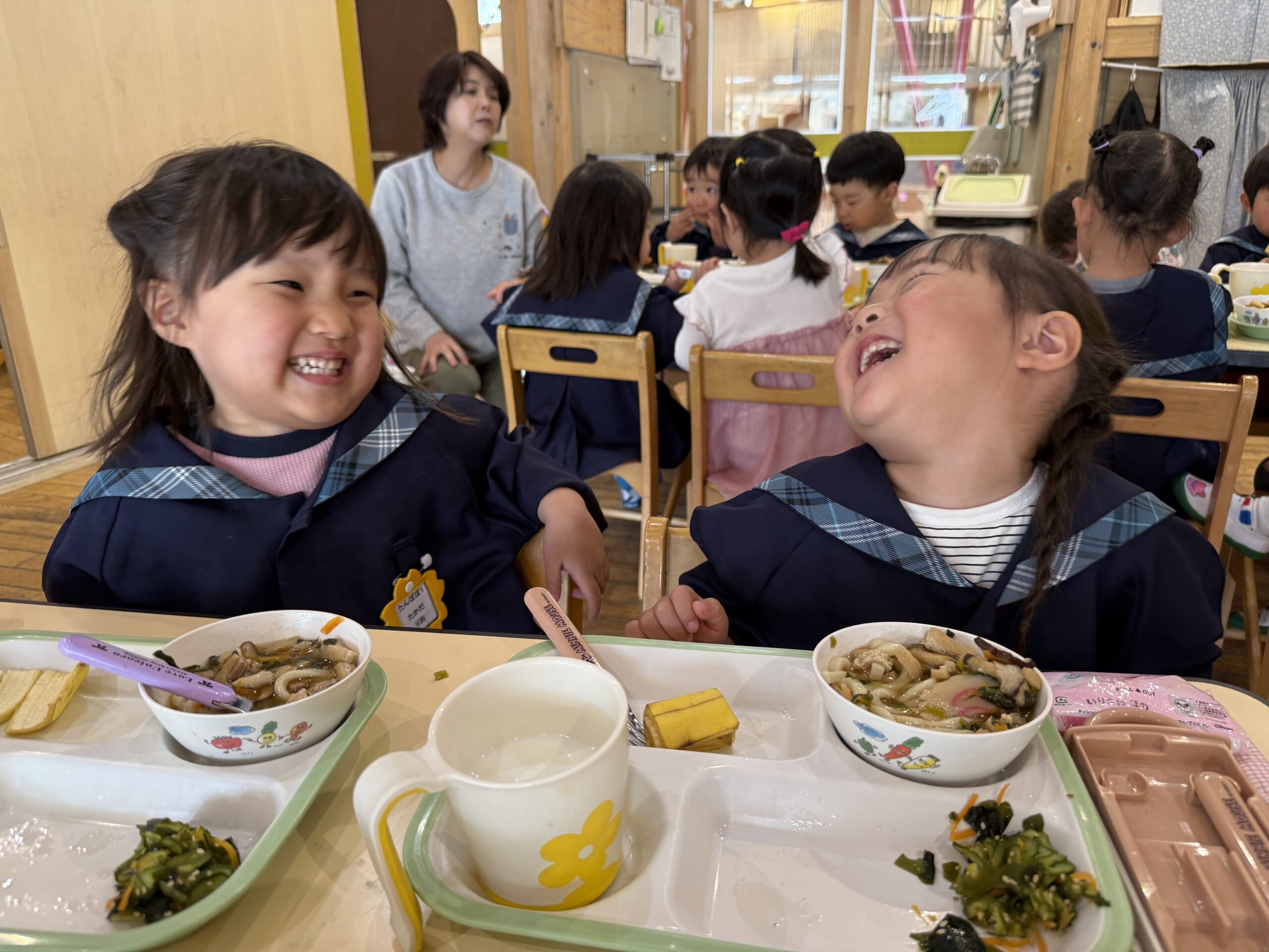 みんなで一緒に食べるとおいしいね。